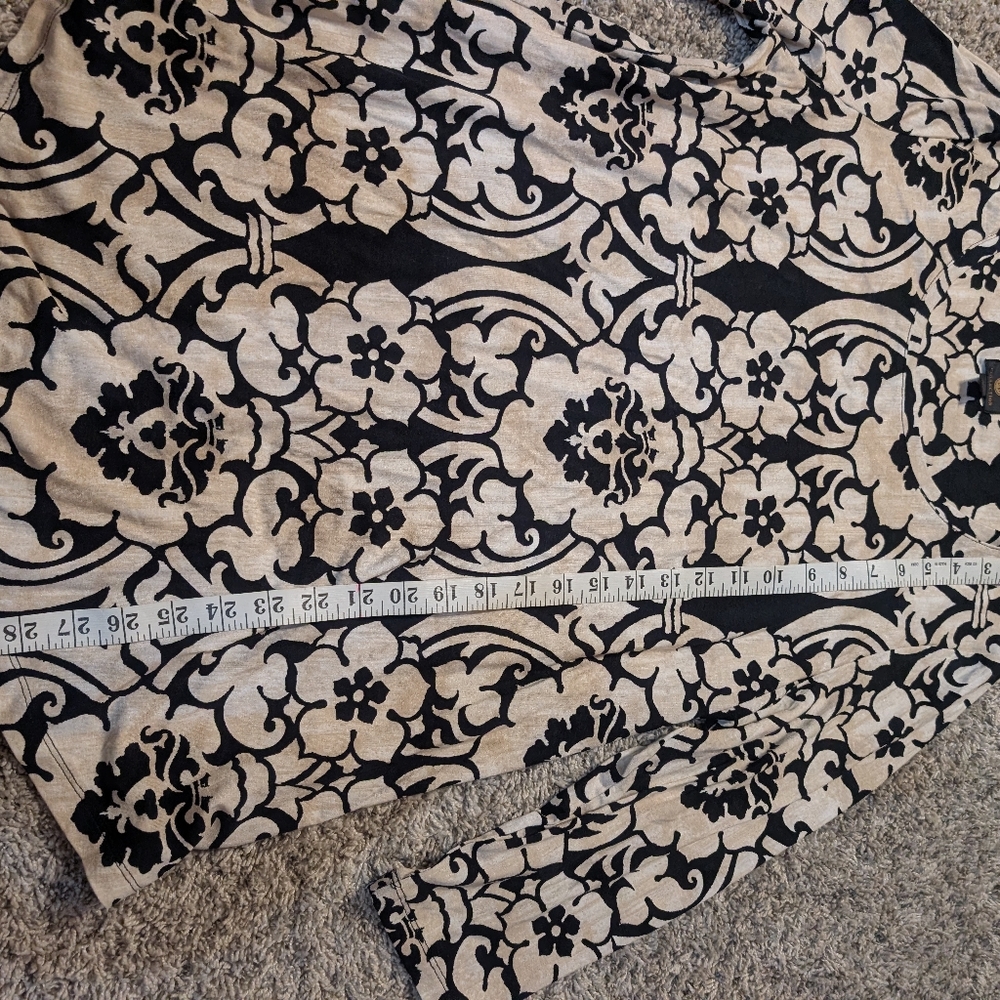 Women's Blouse - Picture 3 of 7